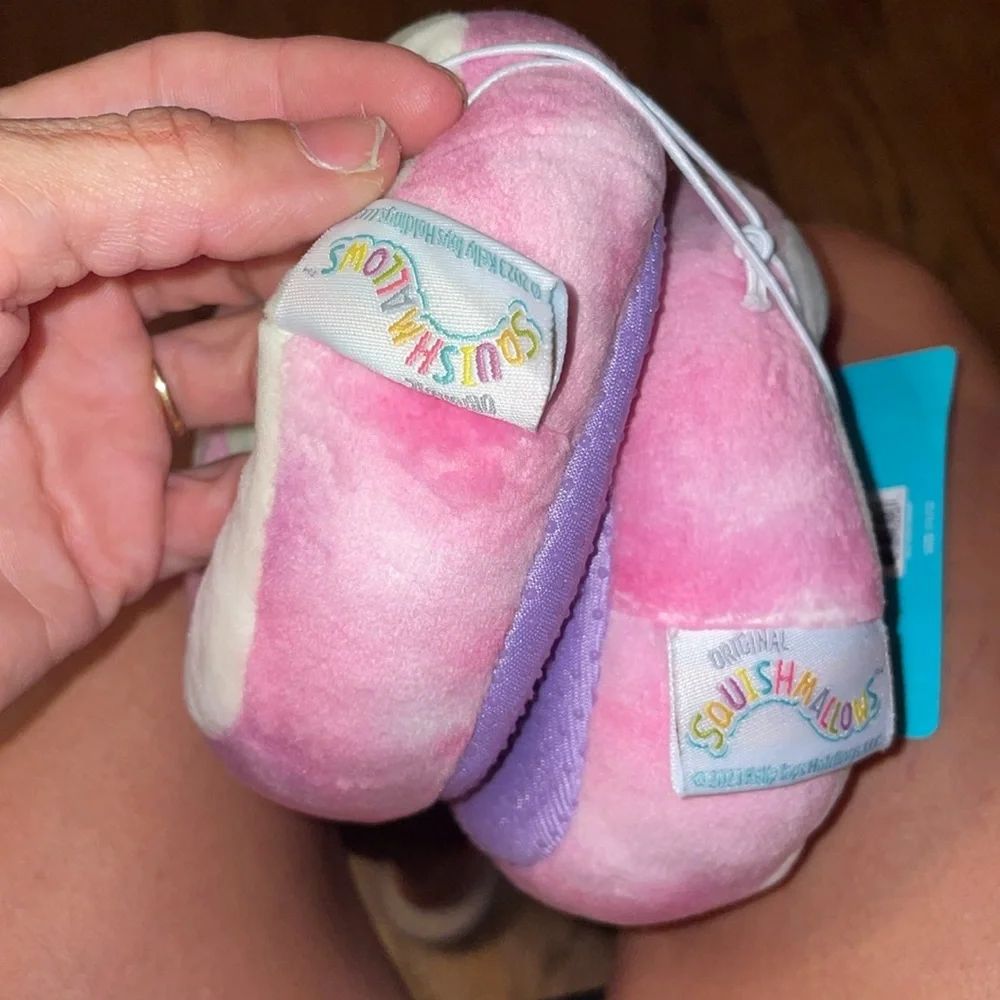 •SQUISHMALLOWS•NWT LOLA THE UNICORN PLUSH SLIPPERS SHOE SIZE 11/12 BERRY PURPLE